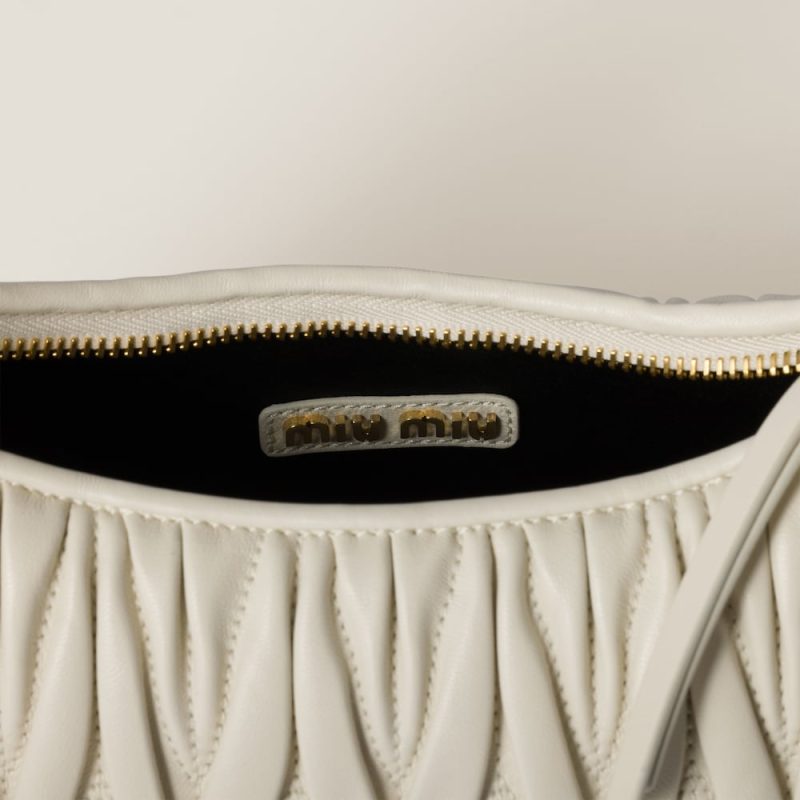 Regular wander matelassé nappa leather hobo bag - Image 6