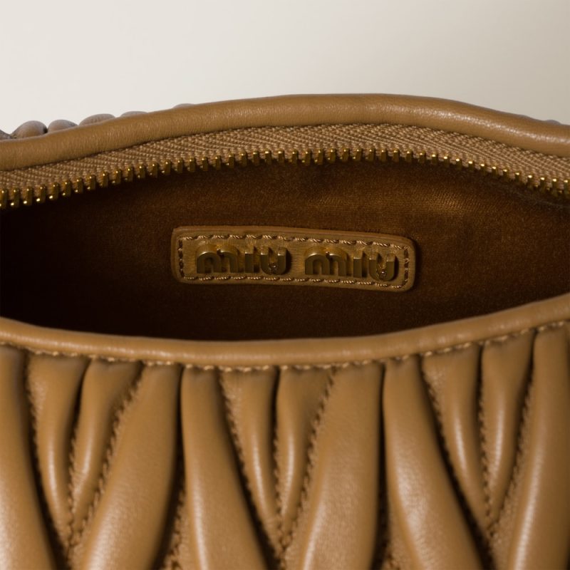 Regular wander matelassé nappa leather hobo bag - Image 4
