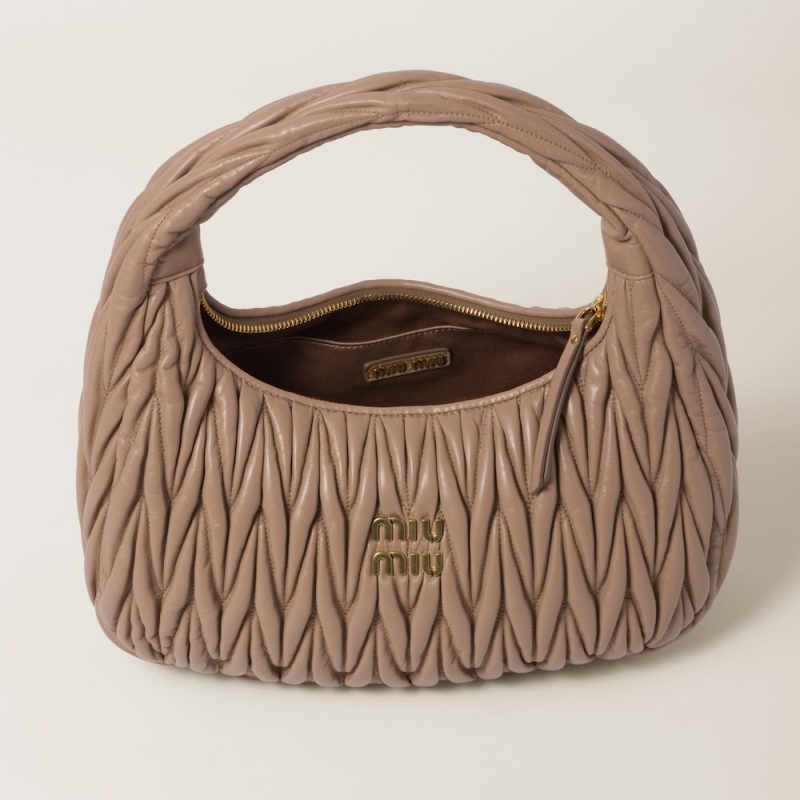 Large wander matelassé nappa leather hobo bag - Image 6