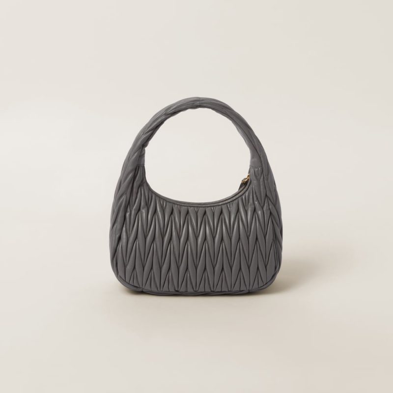 Large wander matelassé nappa leather hobo bag - Image 4