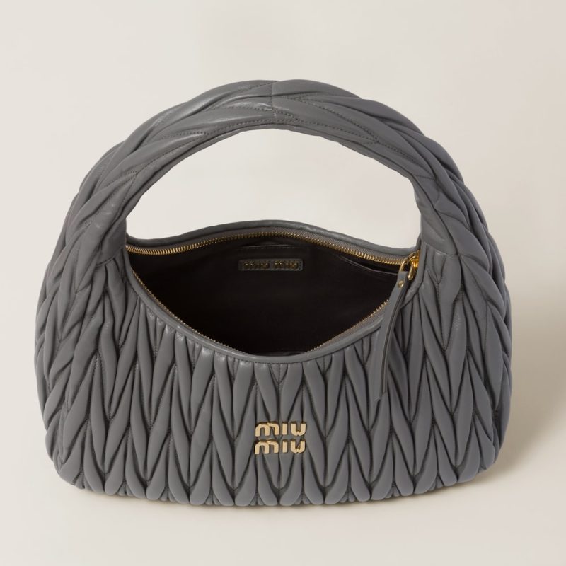 Large wander matelassé nappa leather hobo bag - Image 6