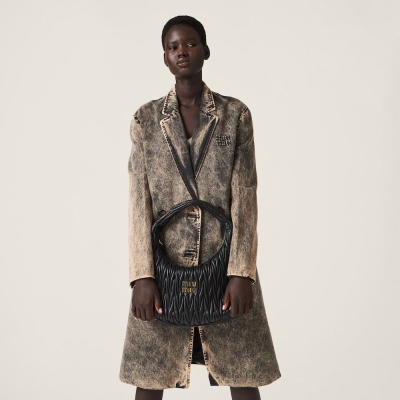 Maxi wander matelassé nappa leather hobo bag - Image 2