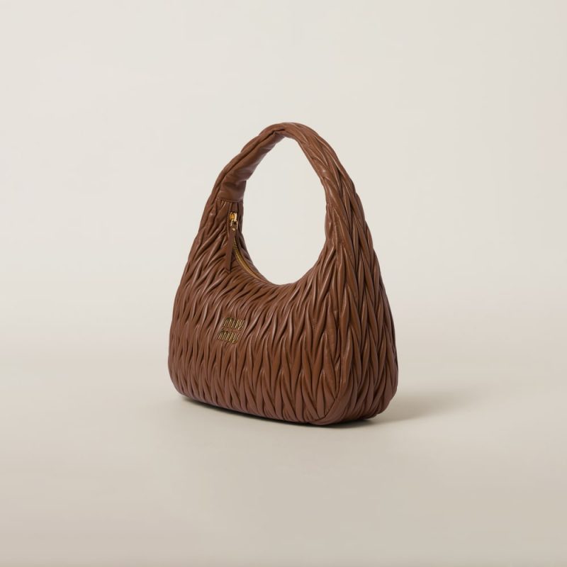 Maxi wander matelassé nappa leather hobo bag - Image 3