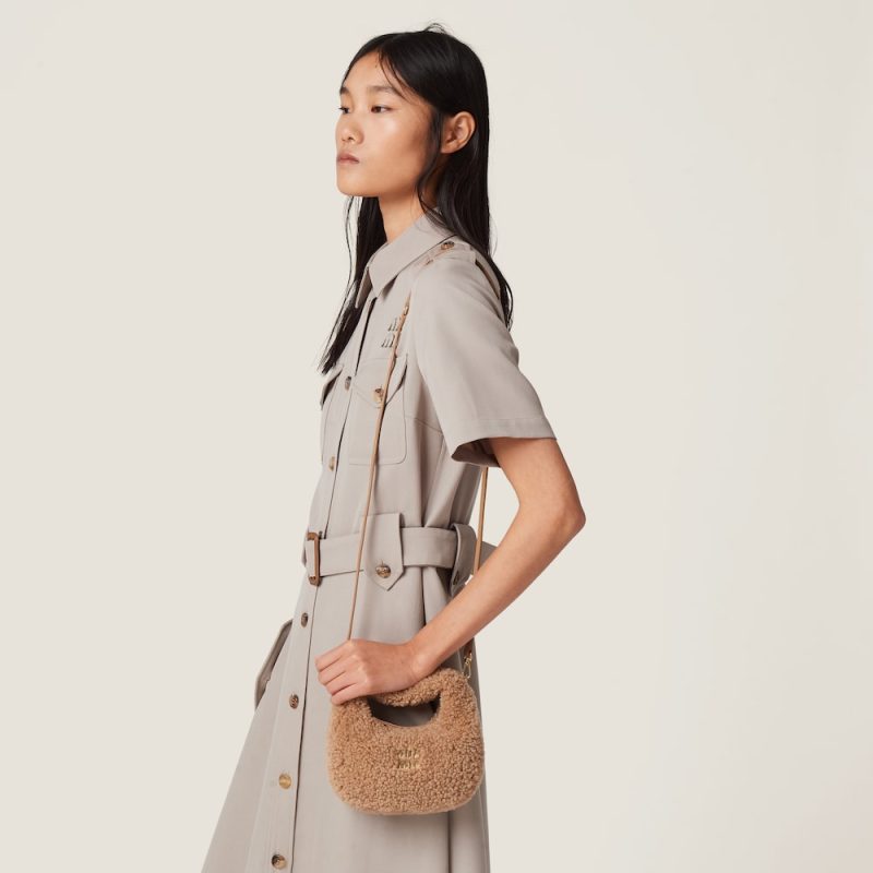 Wander shearling hobo bag with leather details - Image 4