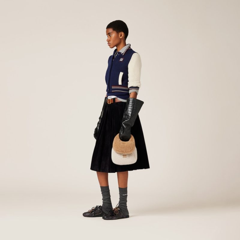 Wander shearling hobo bag - Image 4