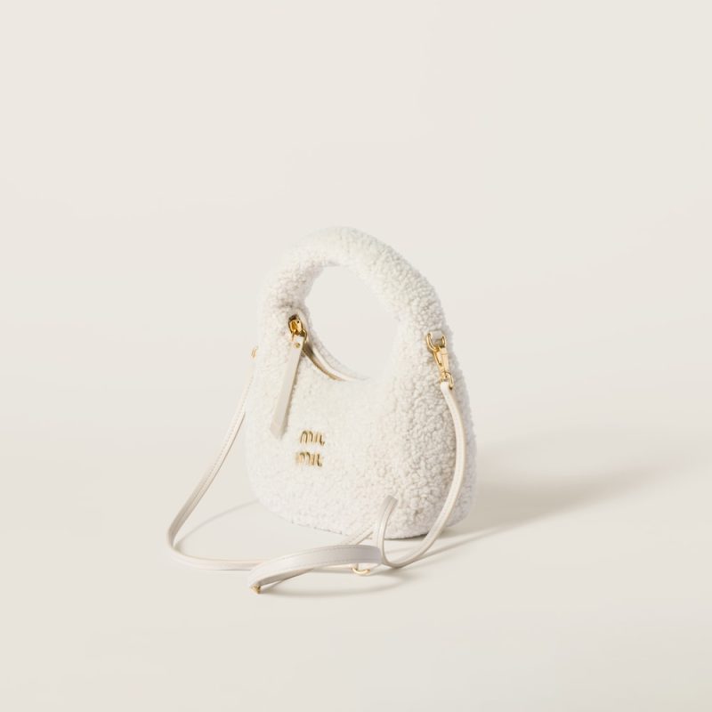 Wander shearling hobo bag - Image 3