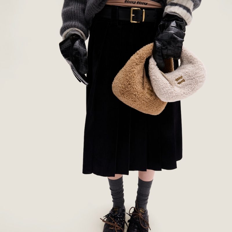 Wander shearling hobo bag - Image 6