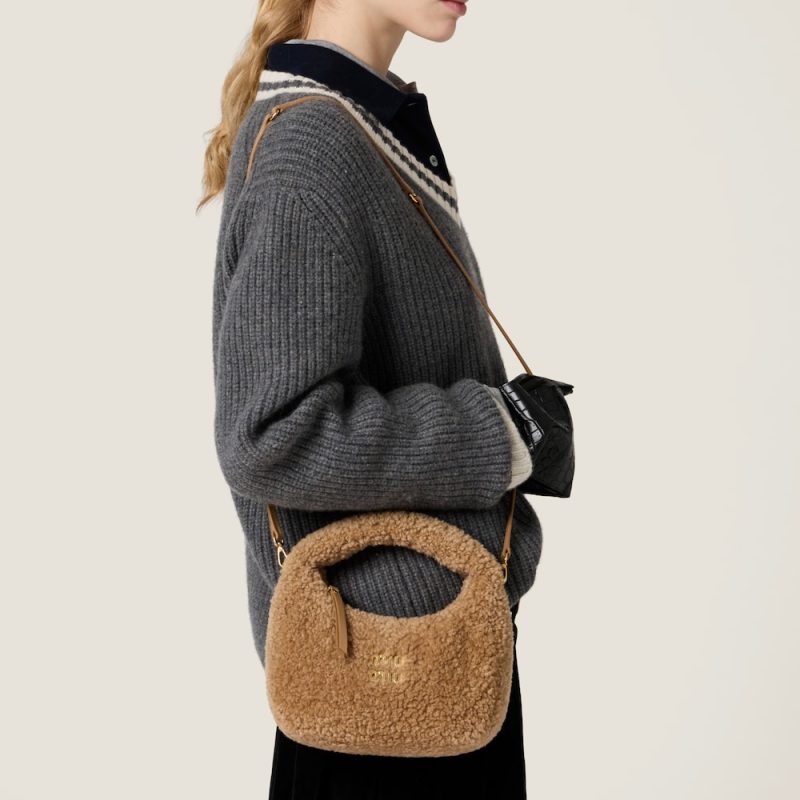 Wander shearling hobo bag - Image 2