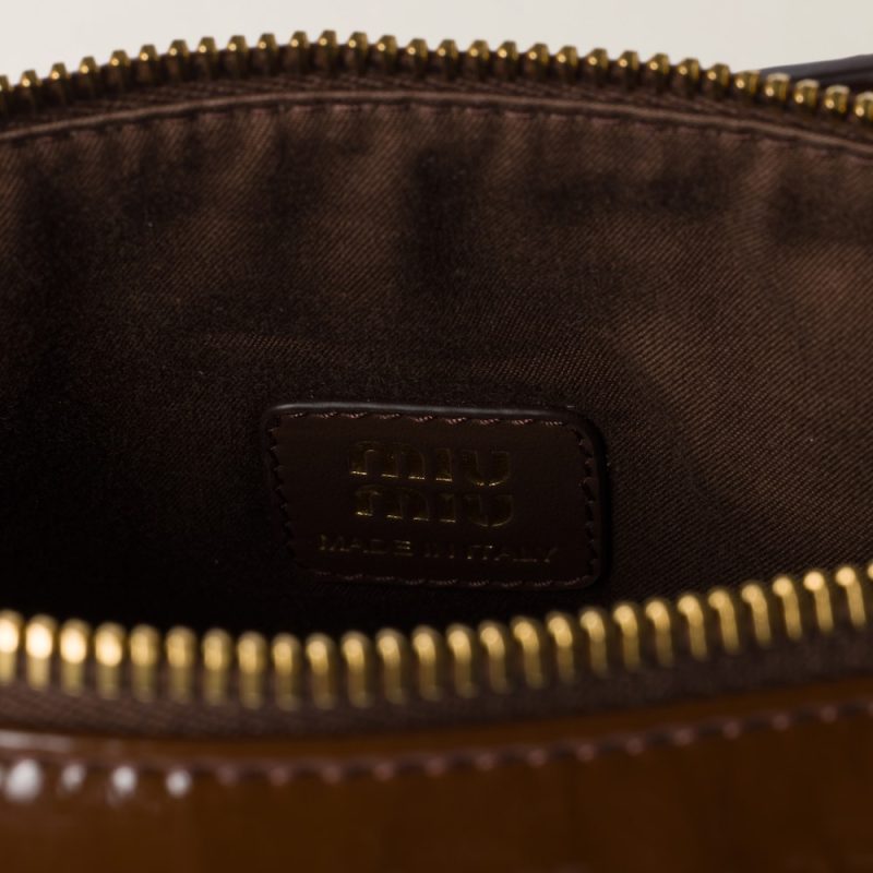 Naplak patent leather pouch - Image 4