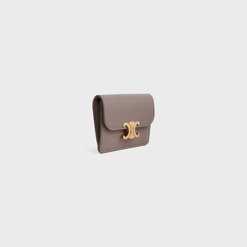 CARD HOLDER WITH FLAP TRIOMPHE IN SHINY CALFSKIN PEBBLE - Image 2
