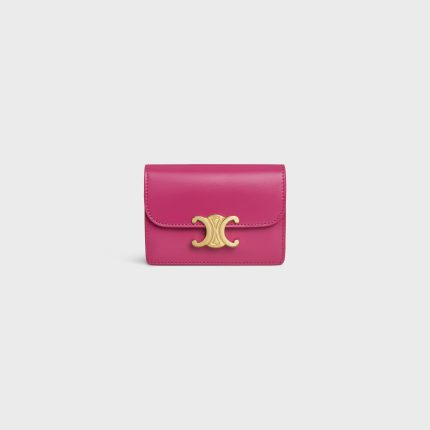 CARD HOLDER WITH FLAP TRIOMPHE IN SHINY CALFSKIN FUCHSIA