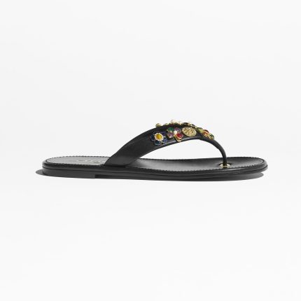 Spring-Summer 2025 Pre-collection Thongs