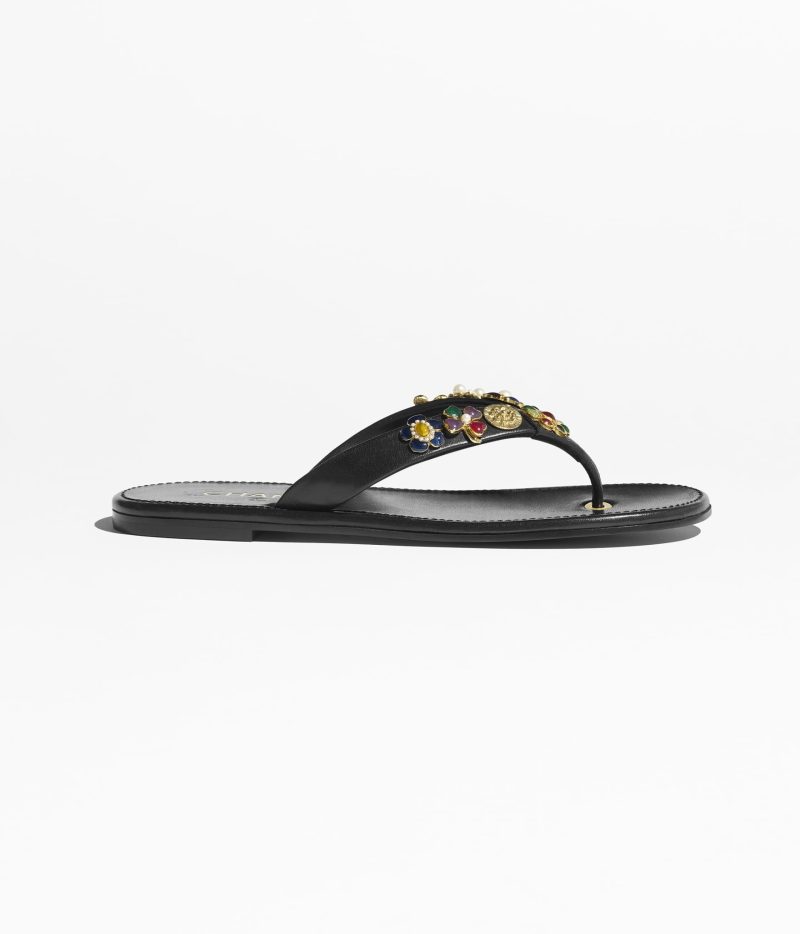 Spring-Summer 2025 Pre-collection Thongs