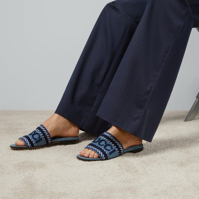 Womens slide sandal with Gucci script - Image 2