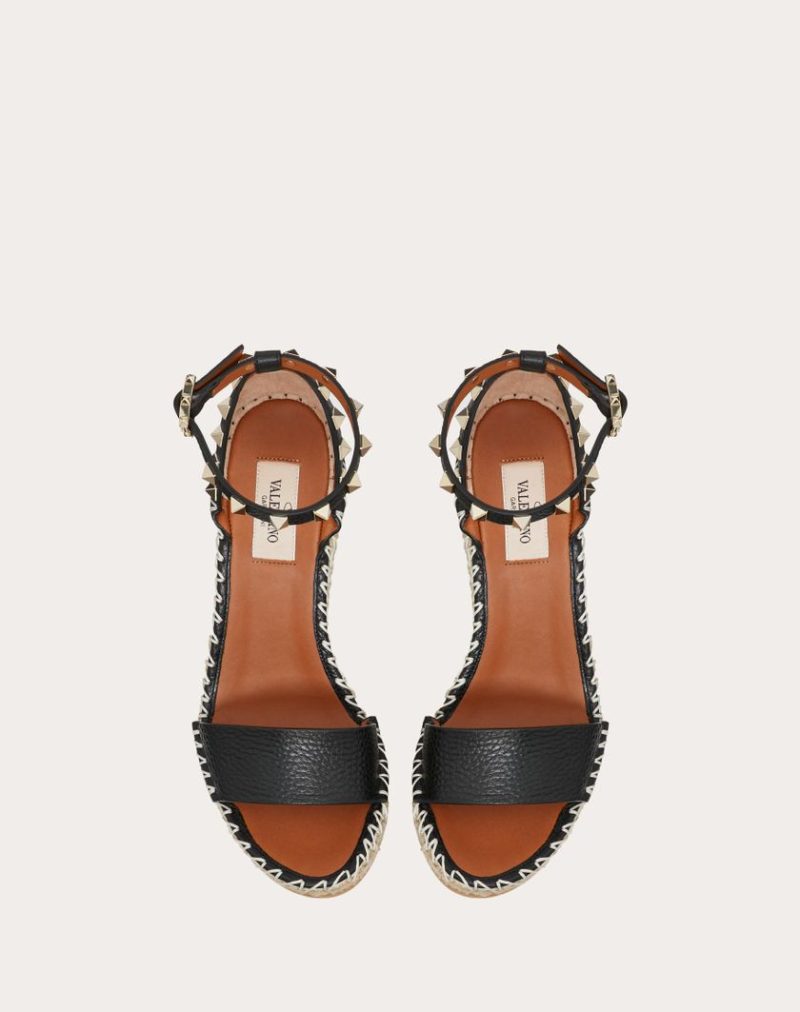 DOUBLE ROCKSTUD GRAINY CALFSKIN WEDGE SANDAL 105 MM - Image 4