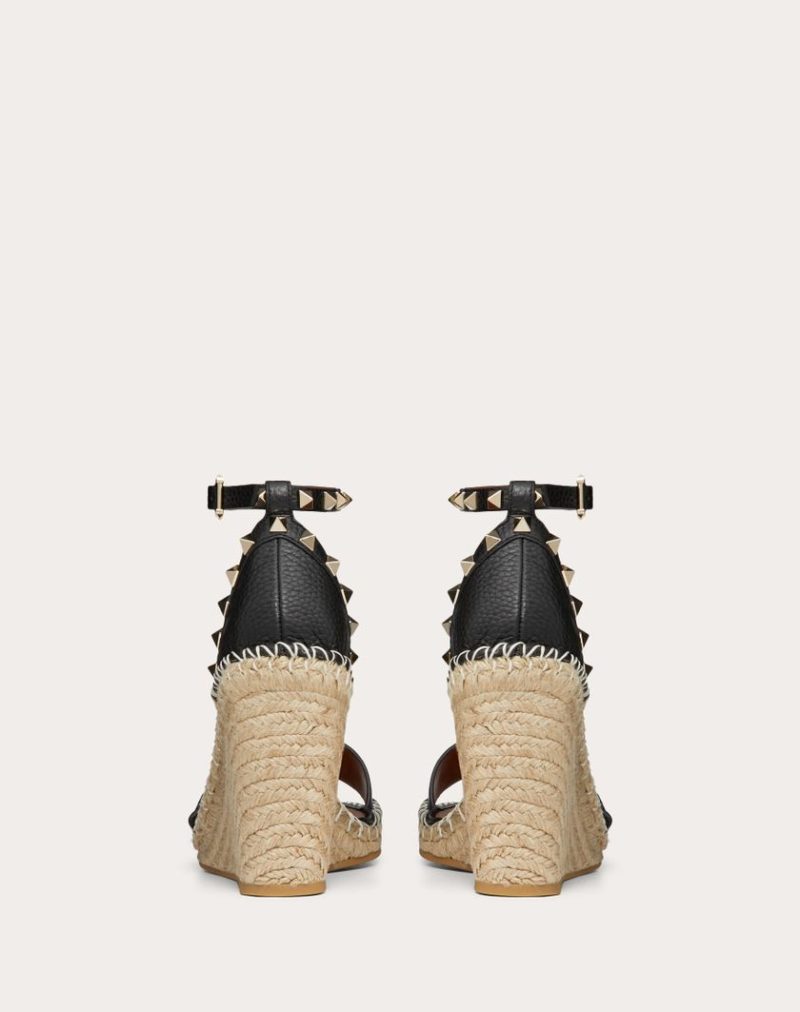 DOUBLE ROCKSTUD GRAINY CALFSKIN WEDGE SANDAL 105 MM - Image 5