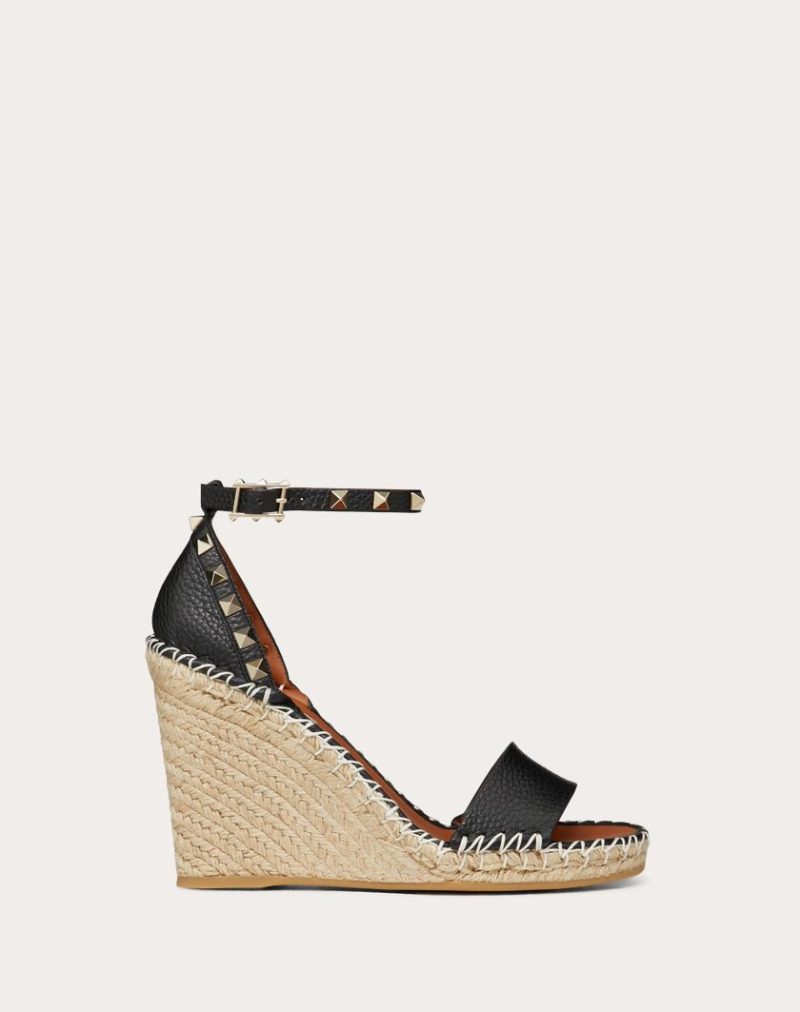 DOUBLE ROCKSTUD GRAINY CALFSKIN WEDGE SANDAL 105 MM - Image 6