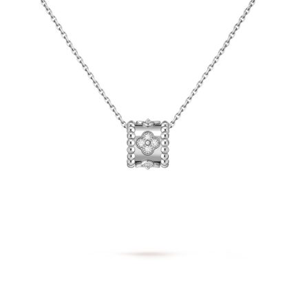 Perlée clovers pendant