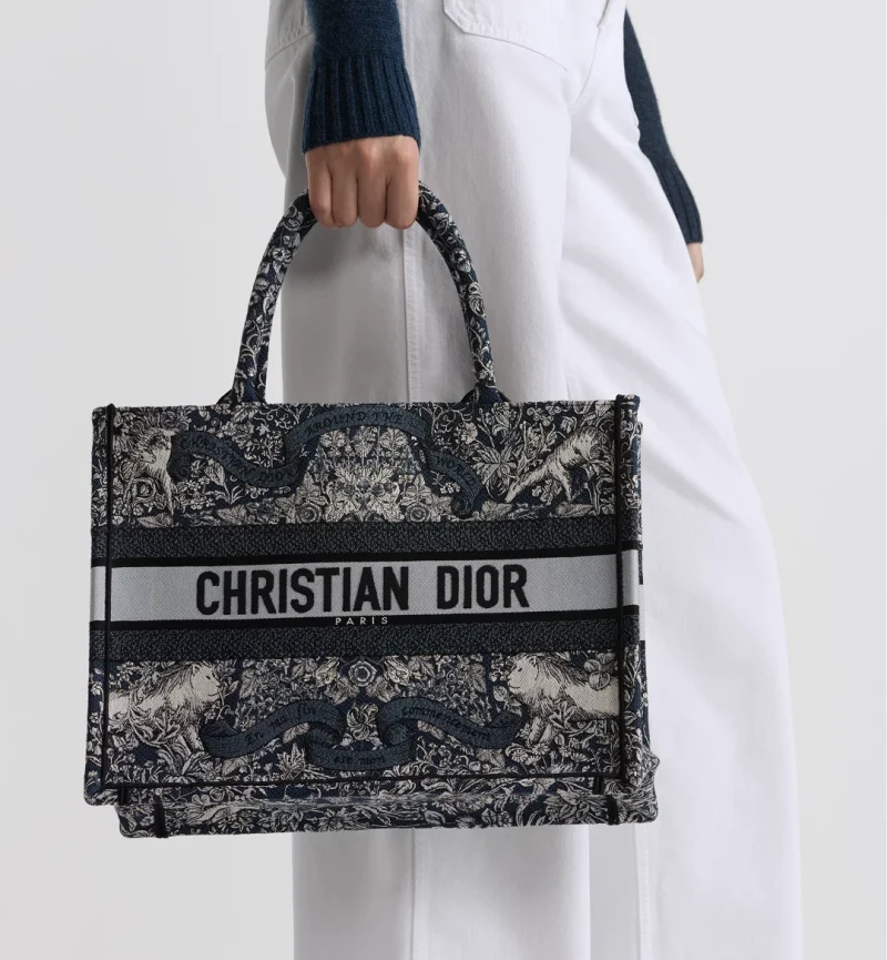 Dior Medium Dior Book Tote 36CM - Image 2