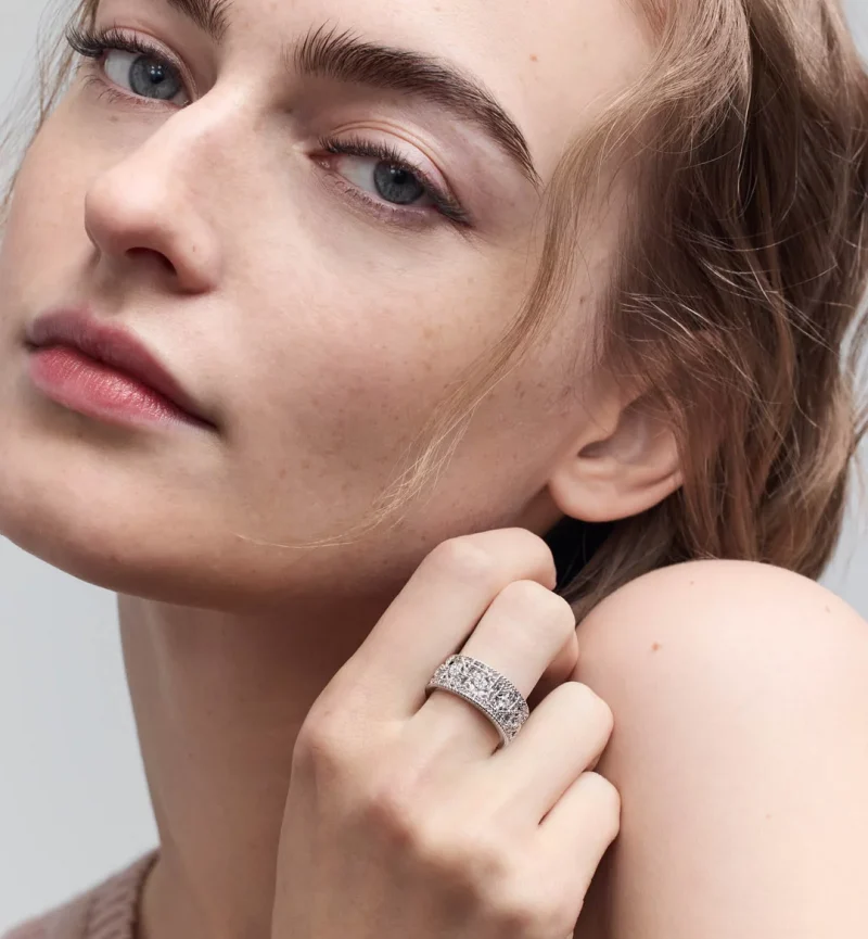 My Dior Ring White Gold and Diamonds - Image 4