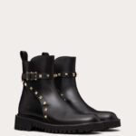 ROCKSTUD CALFSKIN ANKLE BOOT 40 MM