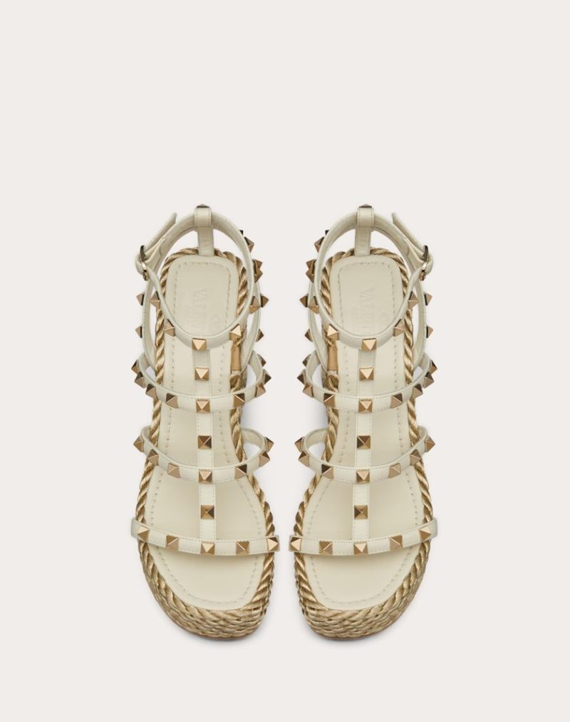ROCKSTUD CALFSKIN WEDGE SANDAL WITH STRAPS 95 MM - Image 4