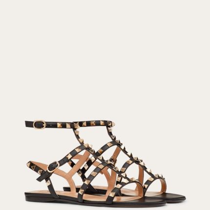 ROCKSTUD FLAT CALFSKIN SANDAL WITH STRAPS
