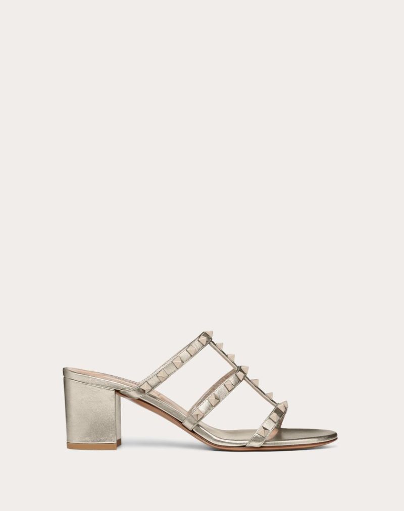 ROCKSTUD METALLIC CALFSKIN LEATHER SLIDE SANDAL 60 MM - Image 4