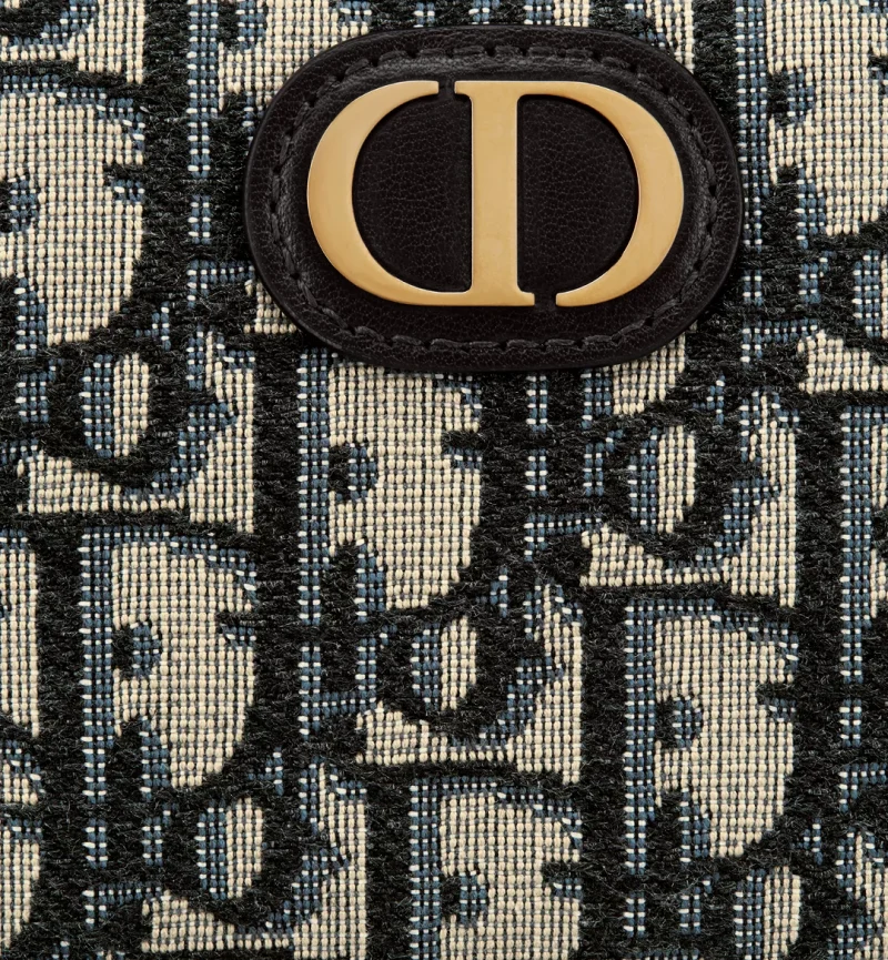 30 Montaigne Voyageur Long Wallet - Image 4