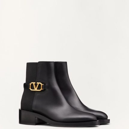 VLOGO SIGNATURE CALFSKIN ANKLE BOOT 30MM