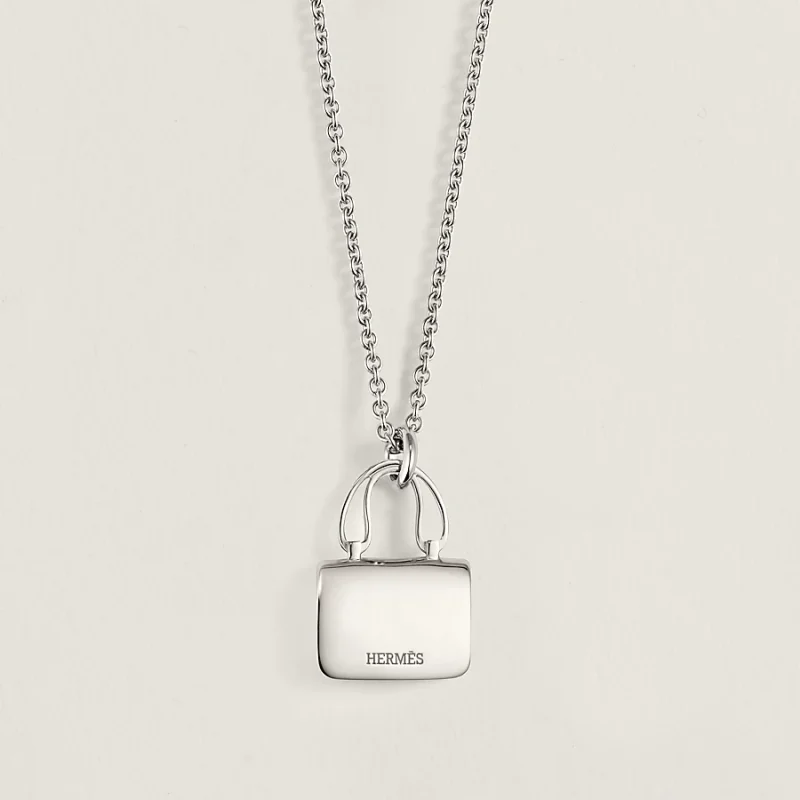 Amulettes Constance pendant - Image 2