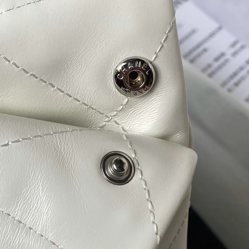Chanel 22 AS3260 Small Bag White Calfskin Silver Gradient Hardware - Image 8